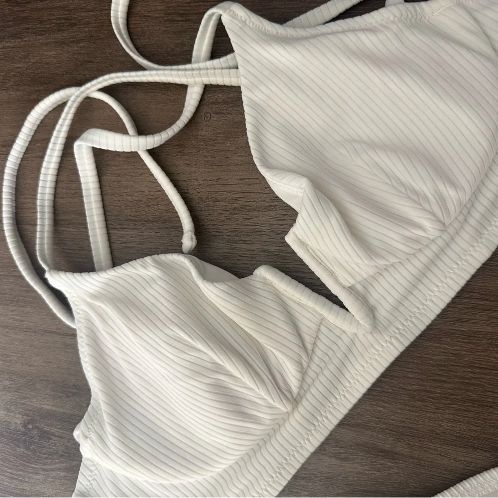 White Ribbed V-Cut Bikini Set - Picture 5 of 9